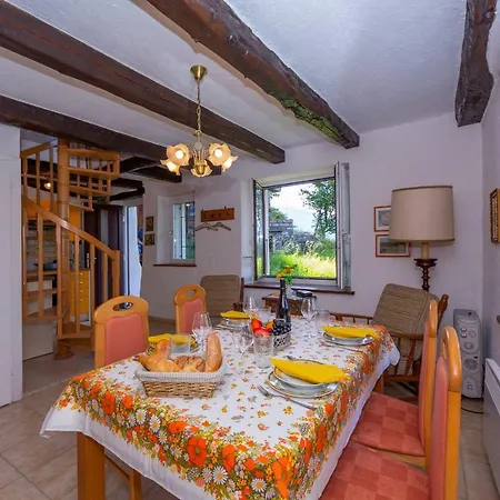 Apartment Casa Al Runchett - Happy Gambarogno